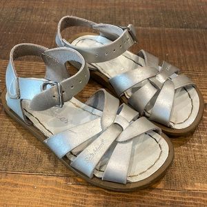 Saltwater sandals size 9